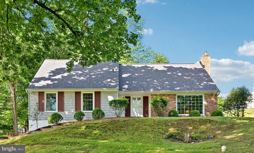 36 DOGWOOD LN, Glen Mills, PA 19342