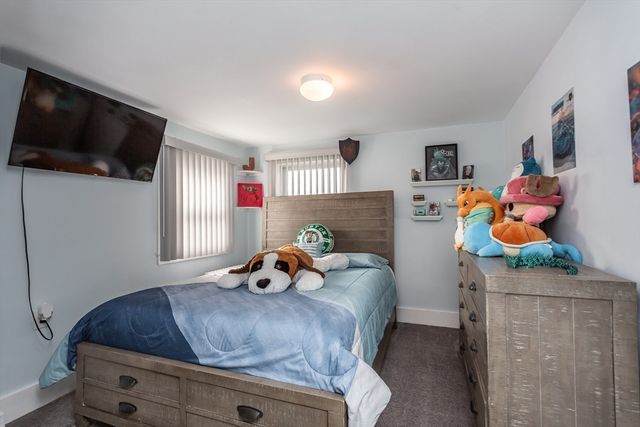 100 Potter Street, Dartmouth, MA 02748