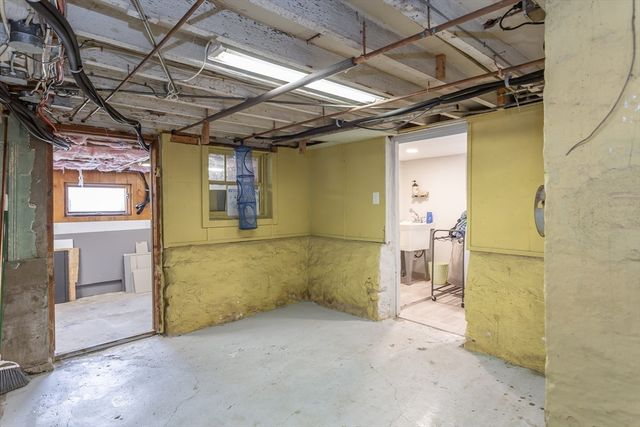 100 Potter Street, Dartmouth, MA 02748