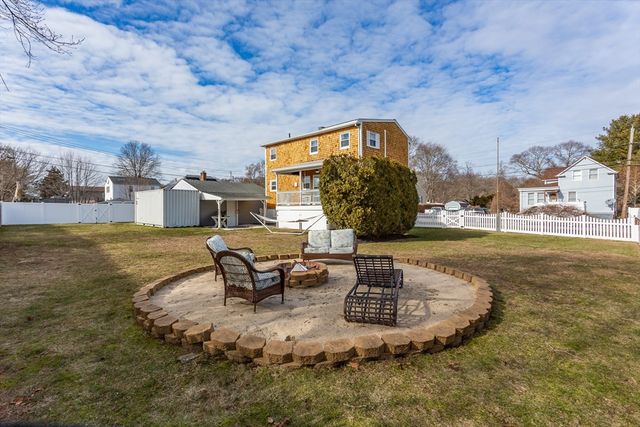 100 Potter Street, Dartmouth, MA 02748