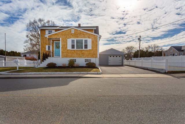 100 Potter Street, Dartmouth, MA 02748