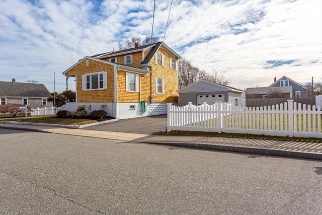 100 Potter Street, Dartmouth, MA 02748