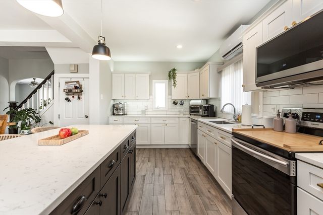 100 Potter Street, Dartmouth, MA 02748