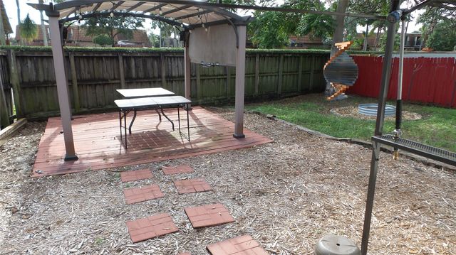 1073 SW 119th Ave, Davie, FL 33325