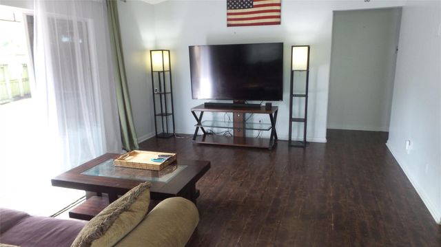 1073 SW 119th Ave, Davie, FL 33325