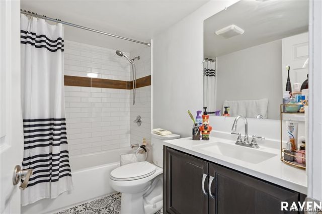 42450 Sheldon Place 212, Clinton Township, MI 48038
