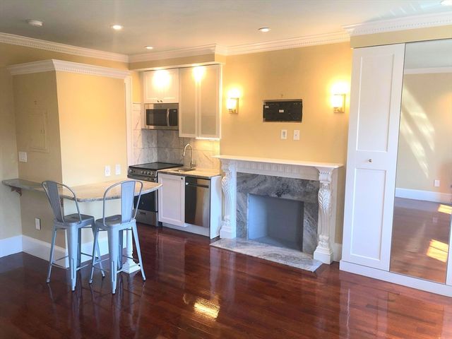 88 Charles 6, Boston, MA 02114