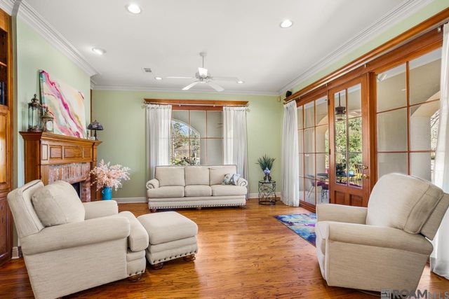 652 Plantation Ridge Ln, Baton Rouge, LA 70810