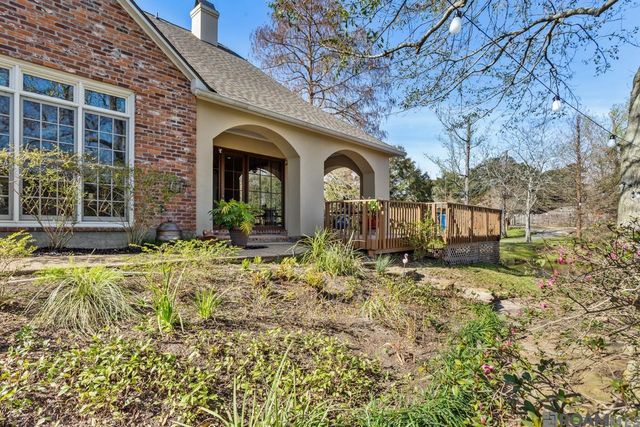 652 Plantation Ridge Ln, Baton Rouge, LA 70810