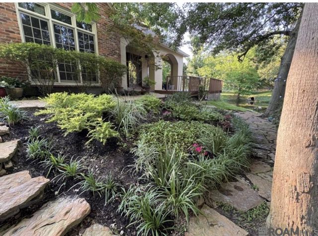 652 Plantation Ridge Ln, Baton Rouge, LA 70810