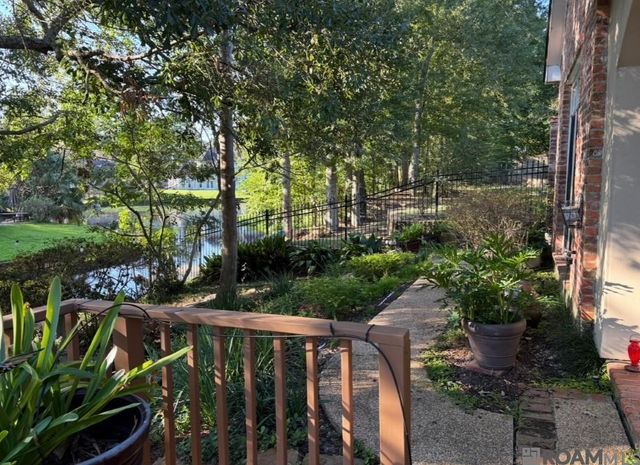 652 Plantation Ridge Ln, Baton Rouge, LA 70810