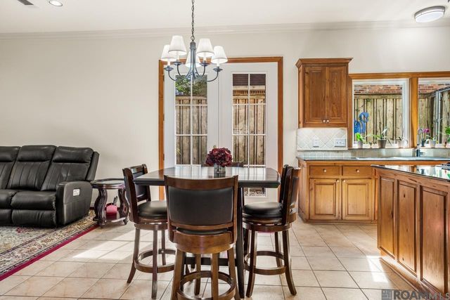 652 Plantation Ridge Ln, Baton Rouge, LA 70810