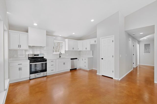 1471 W Kaufman Street, Paris, TX 75460