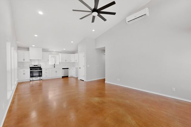 1471 W Kaufman Street, Paris, TX 75460