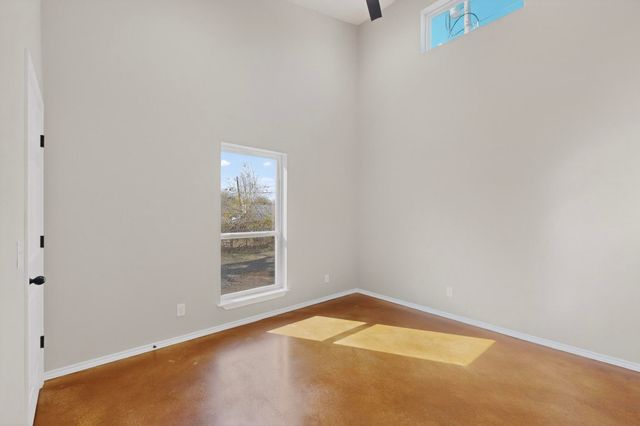 1471 W Kaufman Street, Paris, TX 75460