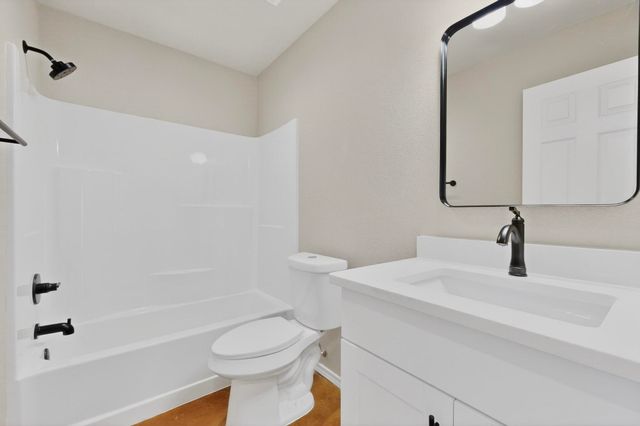 1471 W Kaufman Street, Paris, TX 75460