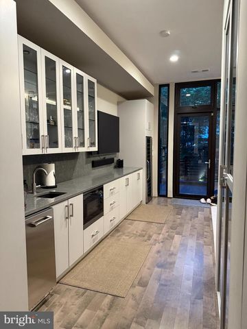 3609 R ST NW, Washington, DC 20007