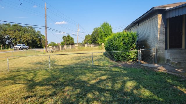 824 Keysville Avenue, Desoto, TX 75115