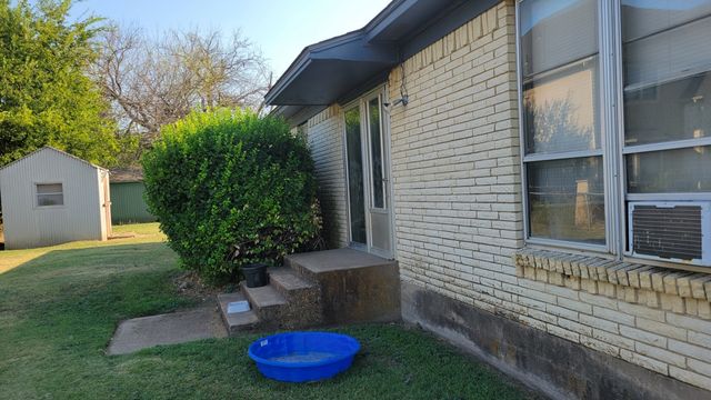 824 Keysville Avenue, Desoto, TX 75115
