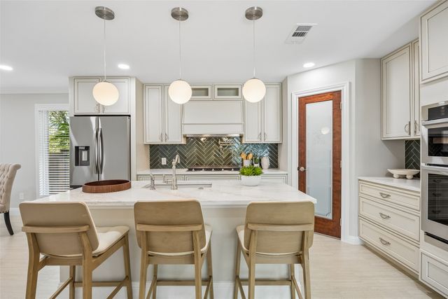 1231 S Montclair Avenue, Dallas, TX 75208