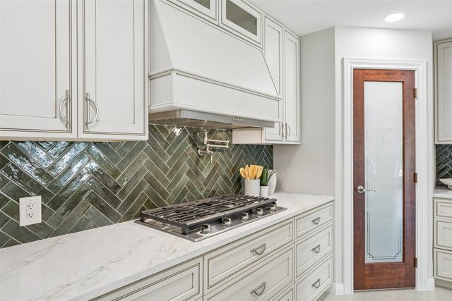 1231 S Montclair Avenue, Dallas, TX 75208
