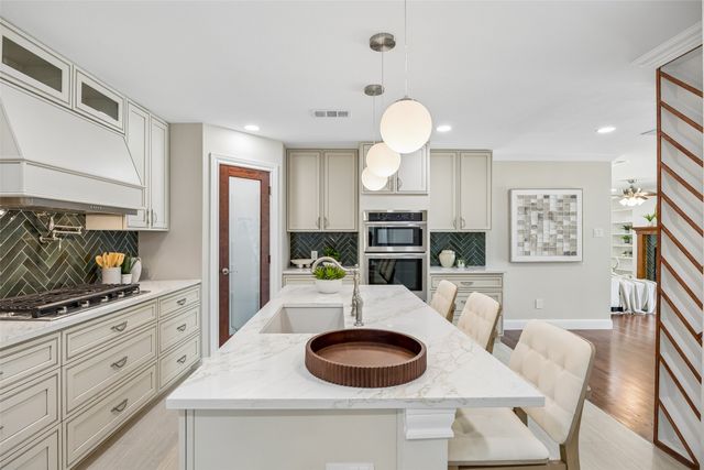 1231 S Montclair Avenue, Dallas, TX 75208