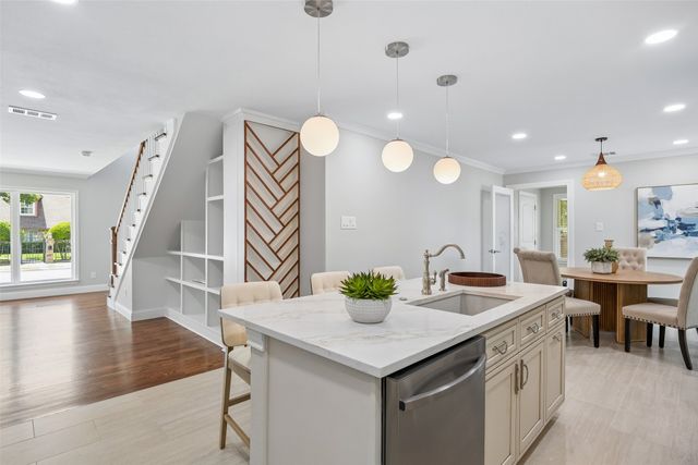 1231 S Montclair Avenue, Dallas, TX 75208