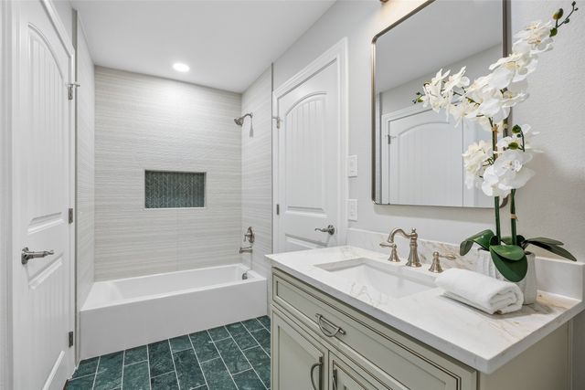 1231 S Montclair Avenue, Dallas, TX 75208