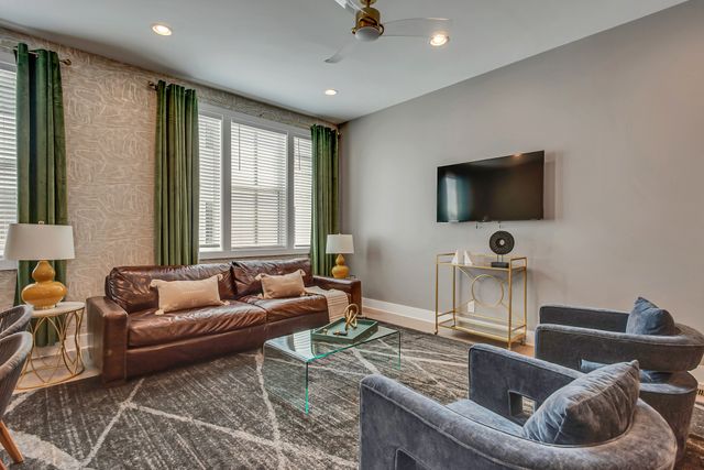 2176 Carson St Apt 20, Nashville, TN 37211