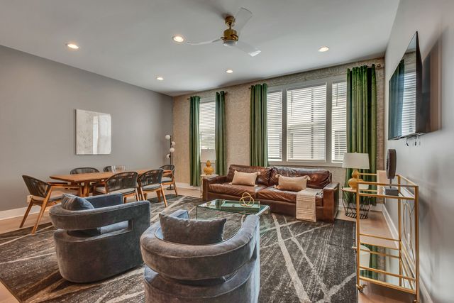 2176 Carson St Apt 20, Nashville, TN 37211