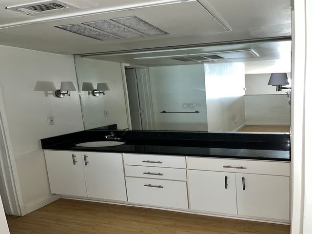 4343 Travis Street 10, Dallas, TX 75205