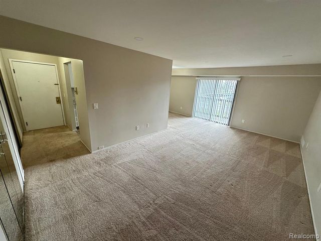 30042 W 12 Mile Rd 60, Farmington Hills, MI 48334
