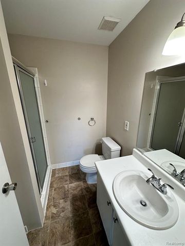 30042 W 12 Mile Rd 60, Farmington Hills, MI 48334
