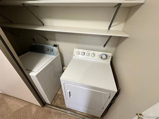 30042 W 12 Mile Rd 60, Farmington Hills, MI 48334