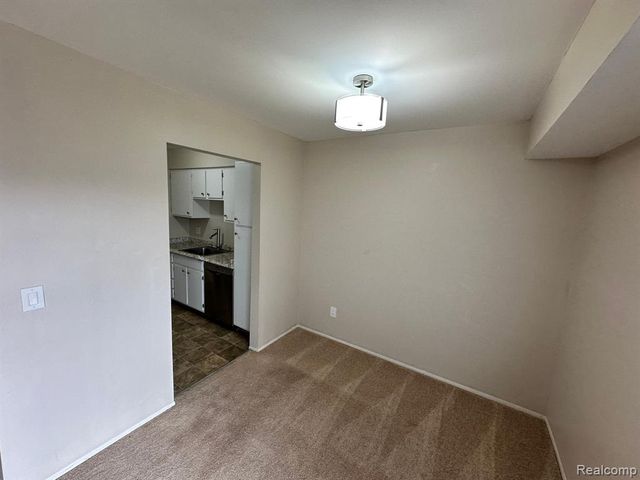 30042 W 12 Mile Rd 60, Farmington Hills, MI 48334