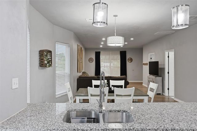 2015 N Youngs Boulevard, Oklahoma City, OK 73107