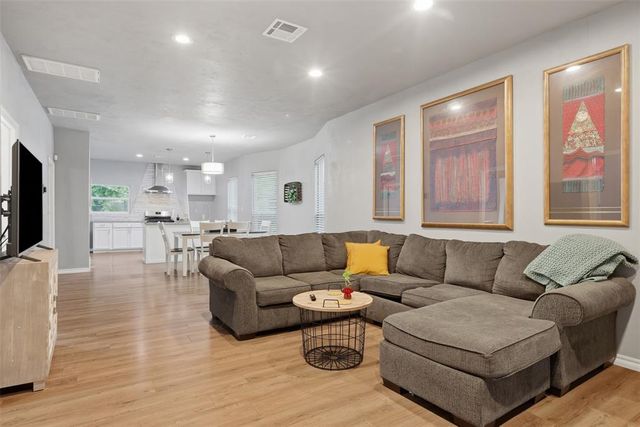 2015 N Youngs Boulevard, Oklahoma City, OK 73107