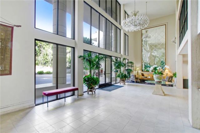 4949 Genesta Avenue 104, Encino, CA 91316