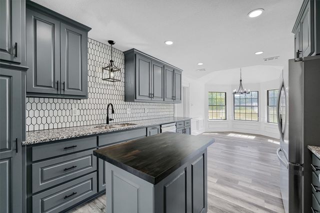 608 North Avenue, Whitesboro, TX 76273