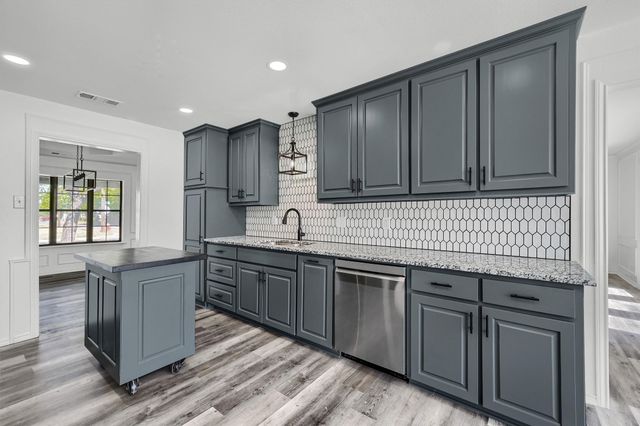 608 North Avenue, Whitesboro, TX 76273