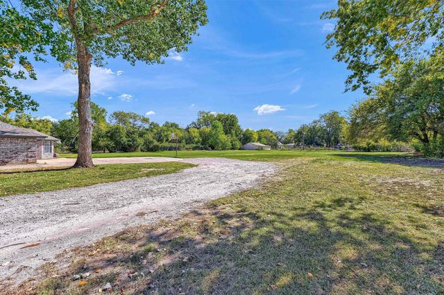 608 North Avenue, Whitesboro, TX 76273