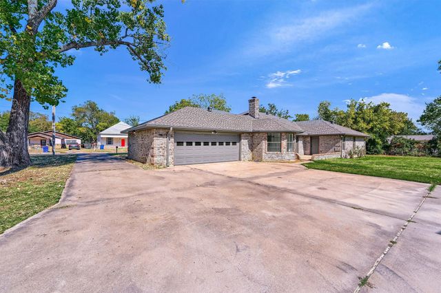 608 North Avenue, Whitesboro, TX 76273