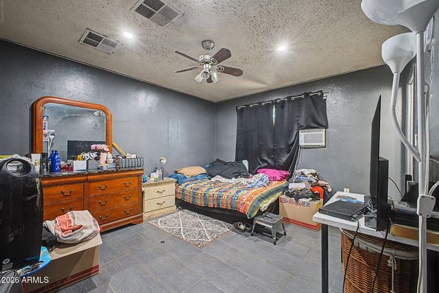 6014 W PINCHOT Avenue, Phoenix, AZ 85033