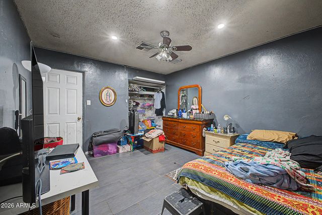 6014 W PINCHOT Avenue, Phoenix, AZ 85033