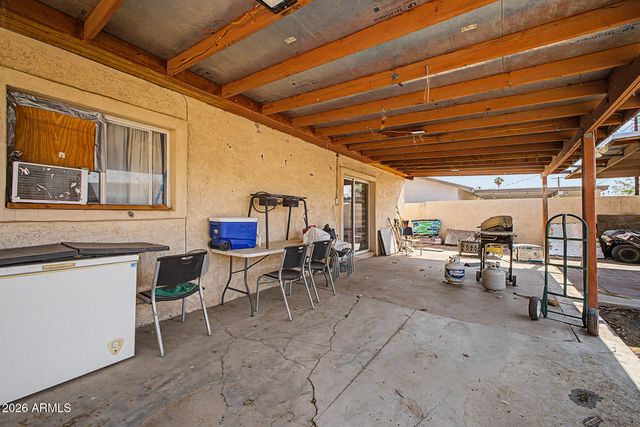 6014 W PINCHOT Avenue, Phoenix, AZ 85033