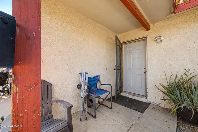 6014 W PINCHOT Avenue, Phoenix, AZ 85033
