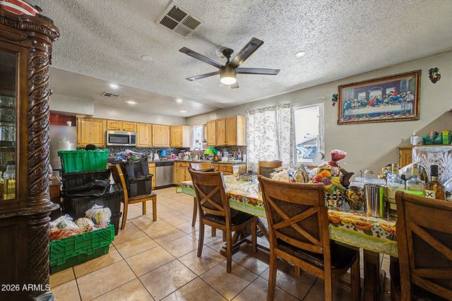6014 W PINCHOT Avenue, Phoenix, AZ 85033