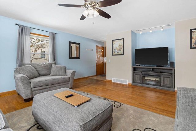 818 Redland Drive, Madison, WI 53714