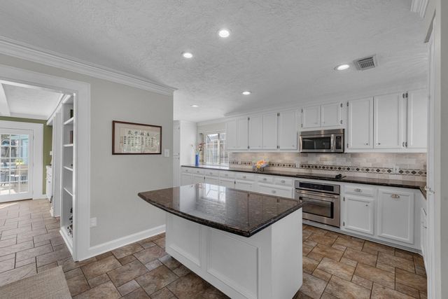 3506 Riverwood Park Drive, Kingwood, TX 77345