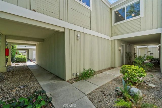 22117 Burbank 5, Woodland Hills, CA 91367